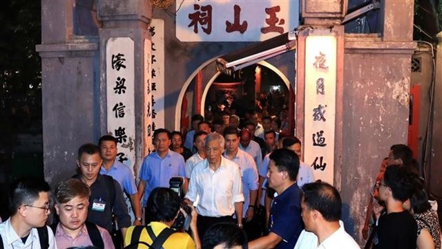 Thủ tướng Singapore thưởng thức ẩm thực Hà Nội
