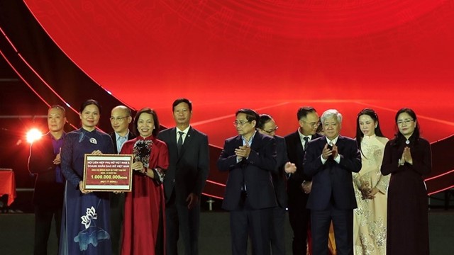 Thủ tướng kêu gọi đồng bào cả nước đoàn kết một lòng, hướng về miền Trung