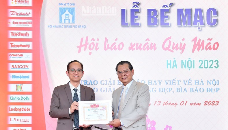 Báo Phụ nữ Thủ đô đạt giải B bài báo đẹp tại Hội báo xuân Quý Mão - Hà Nội 2023