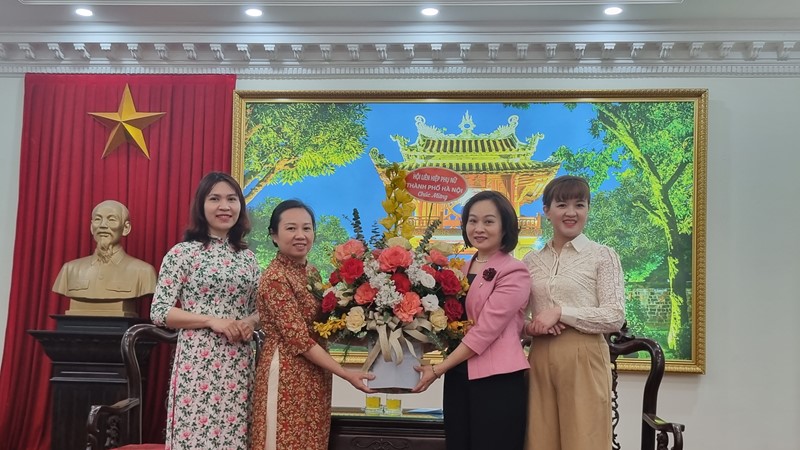 Hội LHPN Hà Nội chúc mừng kỷ niệm 77 năm ngày thành lập ngành Thể thao Việt Nam