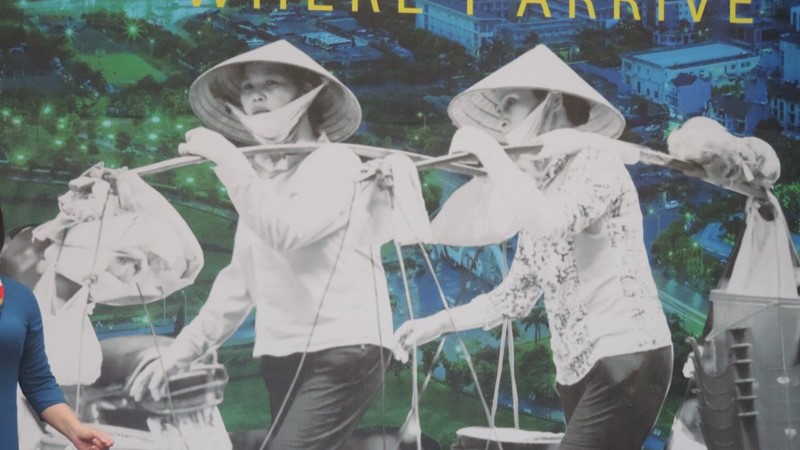 Triển lãm Nơi tôi đến - Cái nhìn toàn diện hơn về hành trình của những phụ nữ di cư