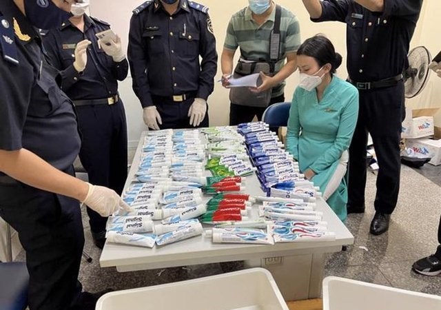 Bắt hơn 50 người trong vụ 4 tiếp viên hàng không Vietnam Airlines xách ma túy