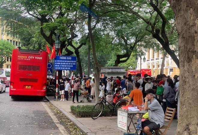 Hà Nội bổ sung thêm xe buýt 2 tầng từ ngày 30/4 đến hết ngày 3/5