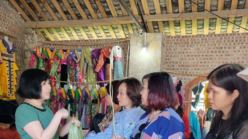 Hội LHPN Hà Nội: Thăm và trao đổi kinh nghiệm phát triển các mô hình kinh tế tập thể tại Hà Giang