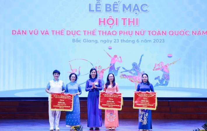Phụ nữ Hà Nội giành giải Nhì toàn đoàn Hội thi Dân vũ và Thể dục thể thao phụ nữ toàn quốc năm 2023