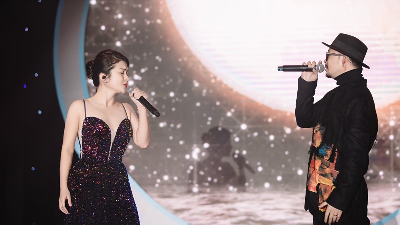 Ra mắt MV ca nhạc “Là anh” sử dụng 3 thứ tiếng 