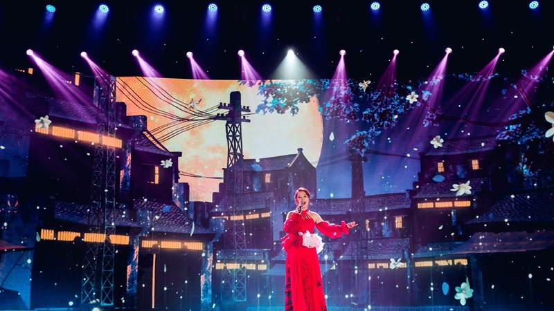 Ca sĩ Bùi Thùy Linh  phát huy những giá trị văn hoá truyền thống