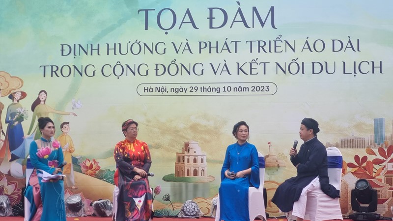 Thêm hiểu và yêu hơn chiếc áo dài dân tộc