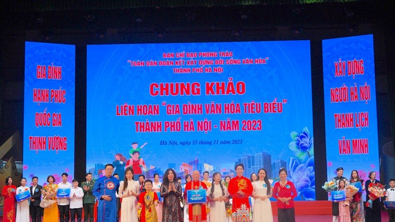 Sôi nổi Liên hoan 'Gia đình văn hóa tiêu biểu' thành phố Hà Nội lần thứ II