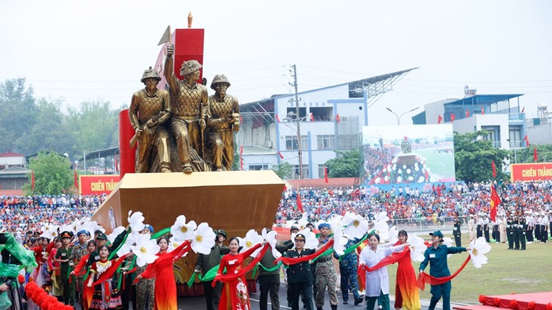 Dịp kỷ niệm 70 năm chiến thắng Điện Biên Phủ tỉnh Điện Biên đón hơn 370.000 lượt khách du lịch