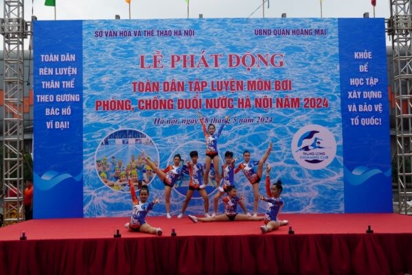 Phát động toàn dân tập luyện môn bơi, phòng, chống đuối nước thành phố Hà Nội năm 2024
