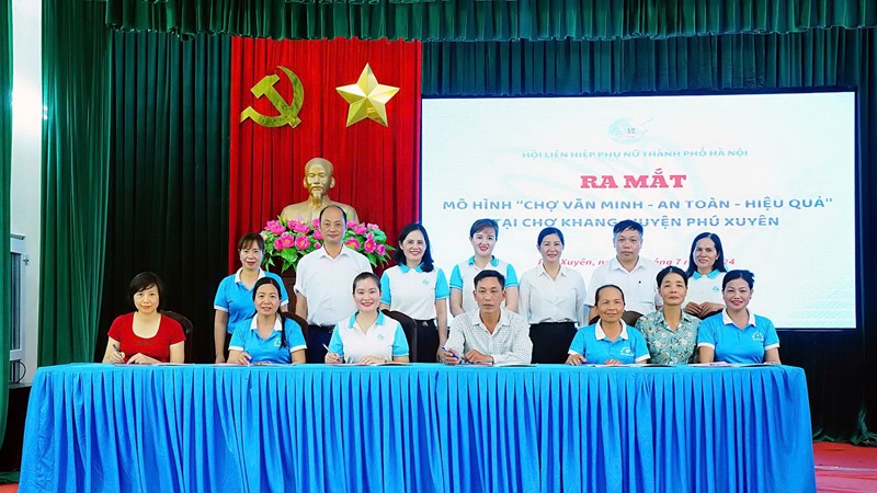 Hội LHPN huyện Phú Xuyên ra mắt mô hình “Chợ văn minh, an toàn, hiệu quả”