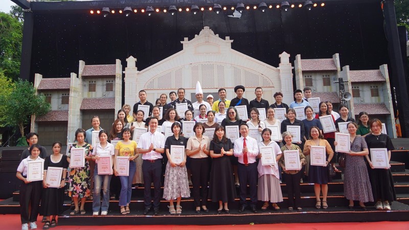 20.000 lượt người tham gia Lễ hội Quà tặng Du lịch Hà Nội 2024