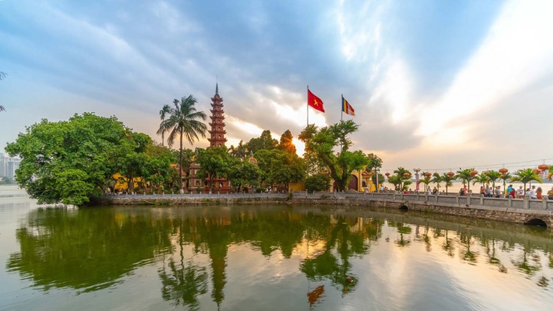 Hà Nội đón gần 19 triệu lượt khách trong 8 tháng