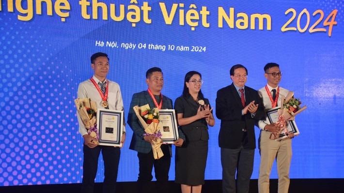 Trao giải Cuộc thi và Triển lãm Ảnh nghệ thuật Việt Nam năm 2024