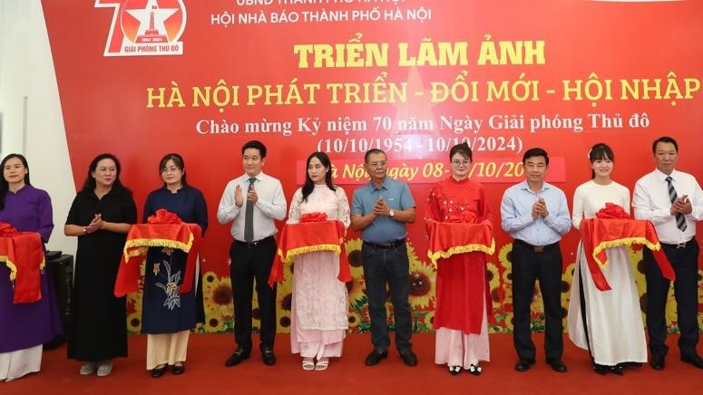 Khai mạc triển lãm ảnh “Hà Nội Phát triển - Đổi mới - Hội nhập”