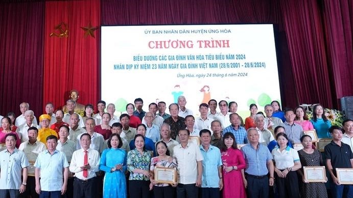 Tiêu chuẩn xét tặng danh hiệu văn hóa cần cụ thể, phù hợp với thực tiễn