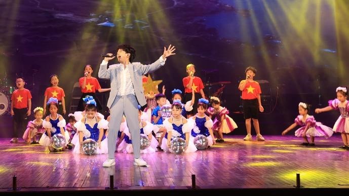 Tài năng trẻ 12 tuổi Cao Phú Quý nhận học bổng trọn đời