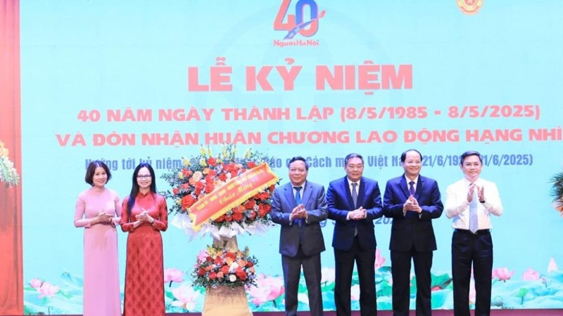 Tạp chí Người Hà Nội kỷ niệm 40 năm ngày thành lập và đón nhận Huân chương Lao động hạng Nhì