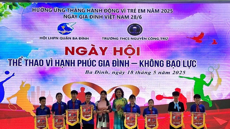 Ngày hội “Thể thao vì hạnh phúc gia đình - Không bạo lực” của phụ nữ Ba Đình
