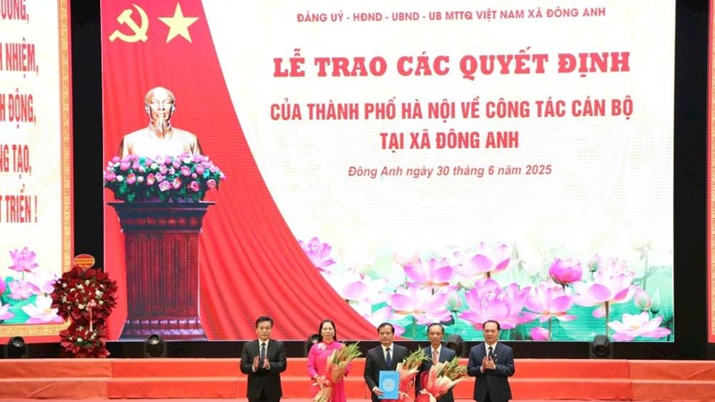 Công bố và trao Quyết định thành lập xã Đông Anh
