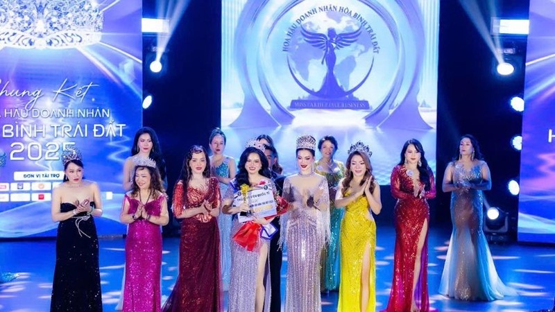  Nguyễn Thị Dung đoạt danh hiệu Hoa hậu Đại sứ cuộc thi Hoa hậu doanh nhân hòa bình trái đất 2025