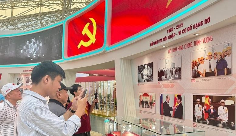 Triển lãm về thành tựu đất nước đón hơn 1 triệu lượt khách chỉ trong 3 ngày đầu