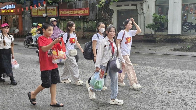 4 ngày nghỉ lễ, lượng khách đến Thủ đô tăng gấp 3 lần so với cùng kỳ năm trước