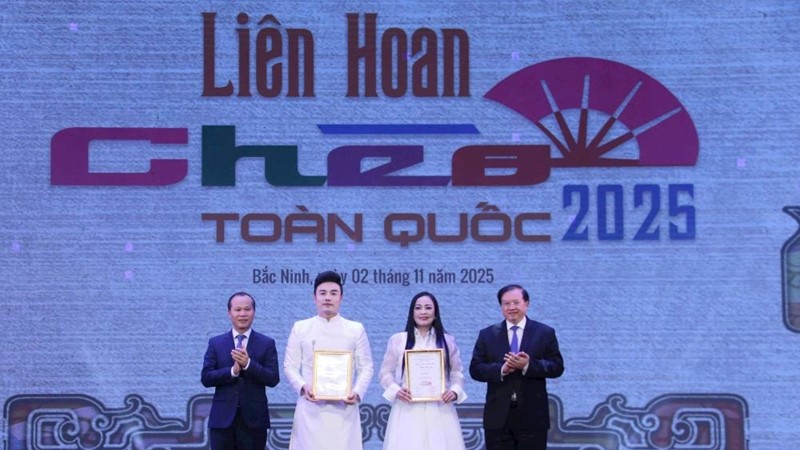 Liên hoan Chèo toàn quốc 2025: Hai NSƯT Quốc Phòng và Quỳnh Mai đạt giải Xuất sắc  