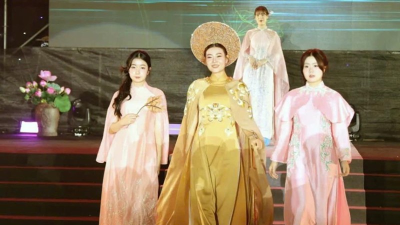 Khai mạc Lễ hội Áo dài Du lịch Hà Nội 2025:  Tôn vinh vẻ đẹp áo dài Việt và quảng bá hình ảnh du lịch Thủ đô 