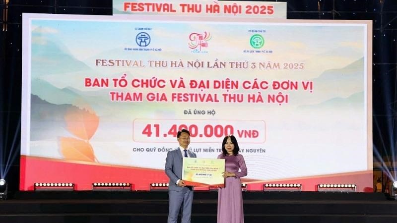 Festival Thu Hà Nội năm 2025 quyên góp hơn 81 triệu đồng ủng hộ đồng bào bị mưa lũ