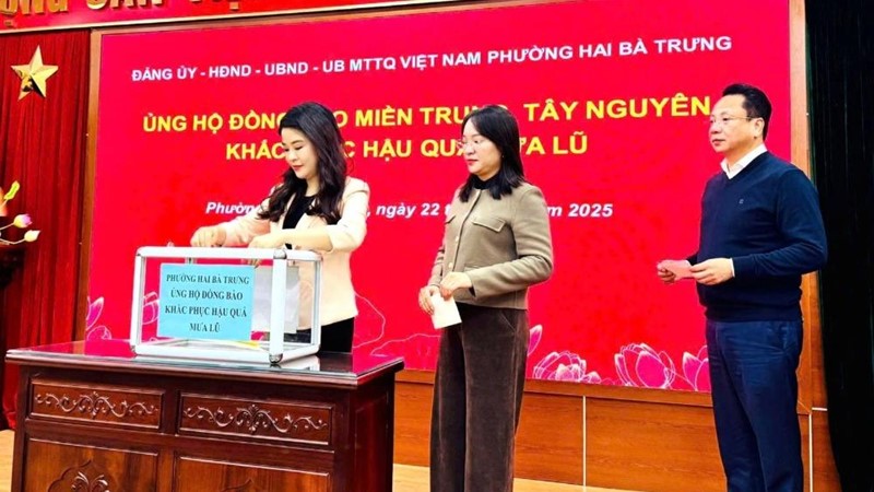 Phường Hai Bà Trưng ủng hộ đồng bào miền Trung, Tây Nguyên bị lũ lụt 