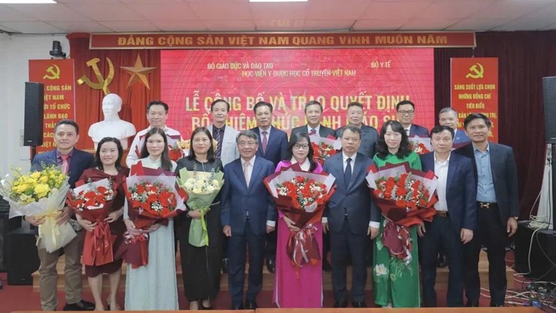  10 nhà giáo của Học viện Y - Dược học Cổ truyền Việt Nam được bổ nhiệm chức danh Phó Giáo sư