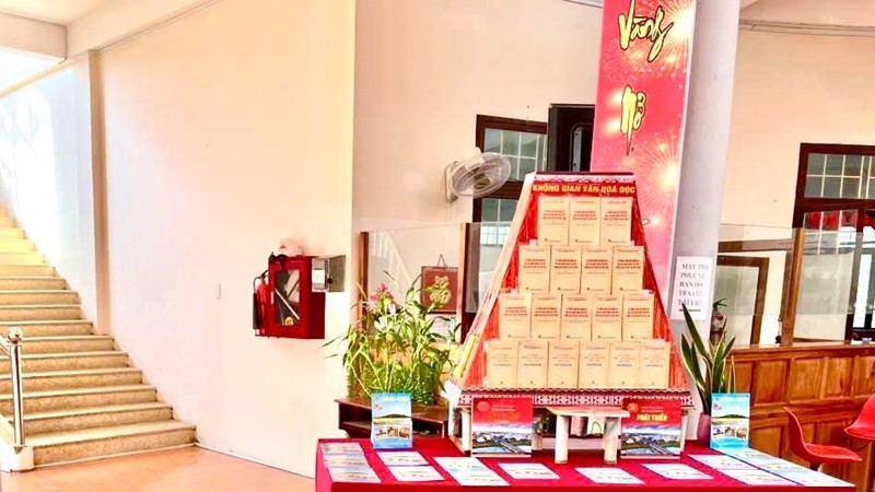 Quảng Ngãi trưng bày gần 2.000 ấn phẩm chào mừng Đại hội XIV của Đảng