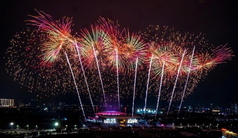 Tổng duyệt bắn pháo hoa chào mừng Đại hội XIV của Đảng