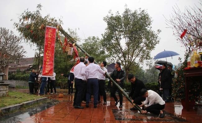 Lễ dựng cây nêu ngày Tết tại Làng văn hóa các dân tộc Việt Nam 