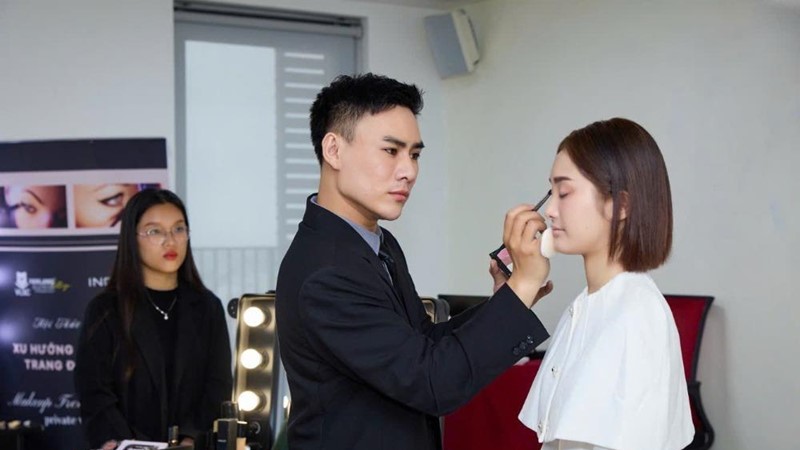 The M.U.A: Nâng tầm nghệ thuật trang điểm tại Việt Nam