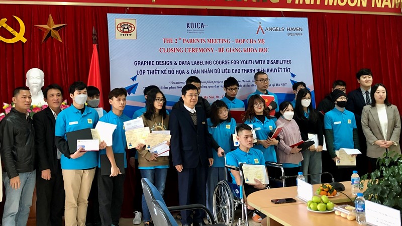 Gần 20 thanh niên khuyết tật được đào tạo nghề thiết kế đồ họa