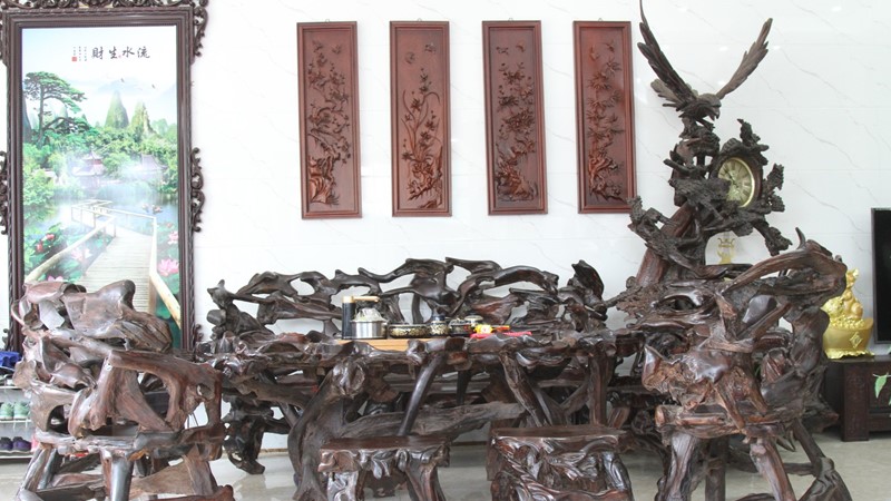 Chiêm ngưỡng bộ bàn ghế hơn 1,5 tỷ đồng của nghệ nhân xứ Kinh Bắc