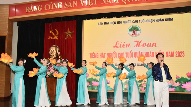 Động viên người cao tuổi sống vui - khỏe - hạnh phúc