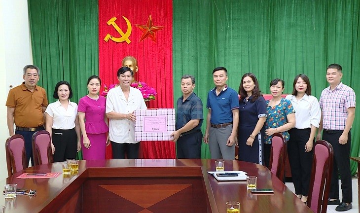 Quận Hà Đông dành gần 400 triệu đồng tặng quà người có công nhân dịp Quốc khánh 2/9