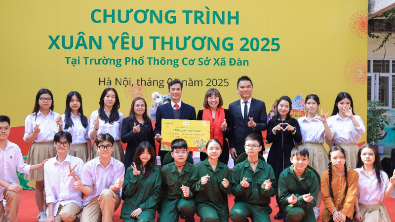 Gửi yêu thương đầu năm mới tới trẻ em khó khăn