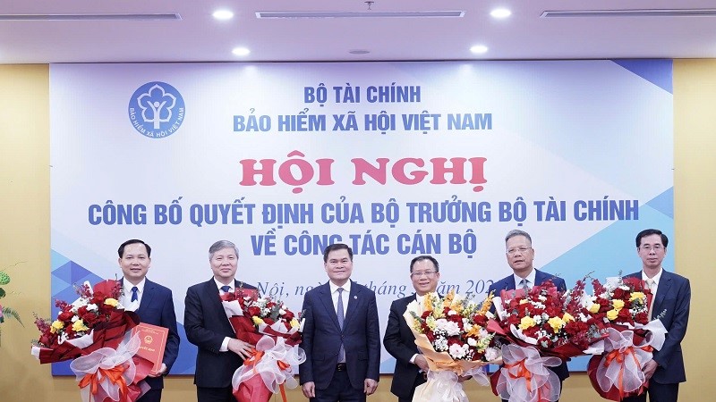 Tiếp nhận, bổ nhiệm 15 Trưởng ban và tương đương thuộc BHXH Việt Nam