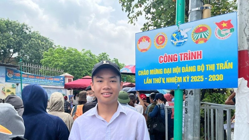 Đề thi môn Ngữ văn vào lớp 10 Hà Nội: Nghị luận về niềm vui tuổi học trò