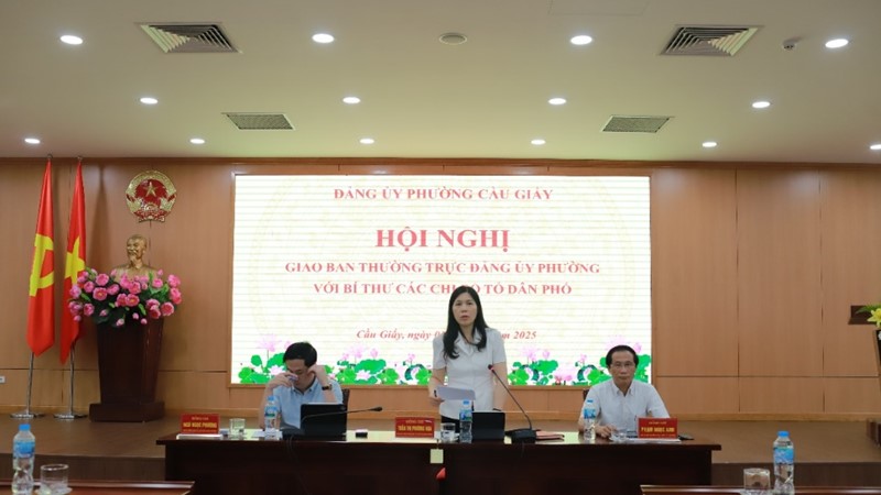 Đảng ủy phường Cầu Giấy giao ban Bí thư chi bộ tổ dân phố, quán triệt, triển khai các chỉ thị, kế hoạch của TƯ