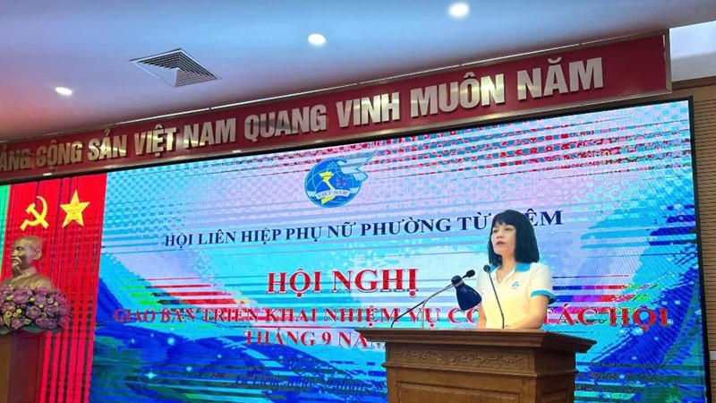Hội LHPN phường Từ Liêm công bố quyết định thành lập Chi hội phụ nữ Công an phường 