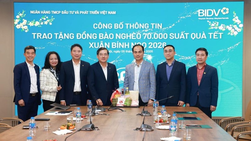 BIDV trao 70.000 phần quà Tết tặng đồng bào nghèo