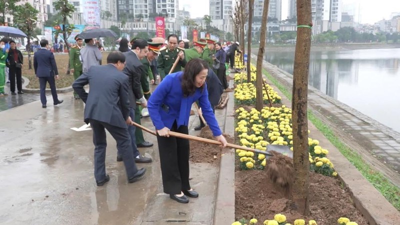 Cầu Giấy phát động Tết trồng cây, chung tay kiến tạo đô thị xanh bền vững