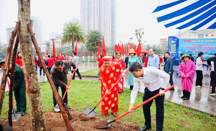 Phường Từ Liêm đặt mục tiêu trồng mới ít nhất 3.000 cây xanh