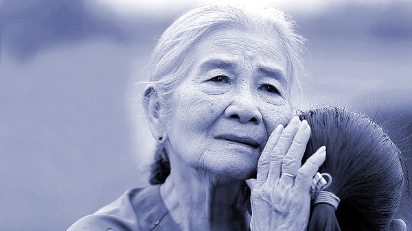 Bà tôi cho cháu tiền du học